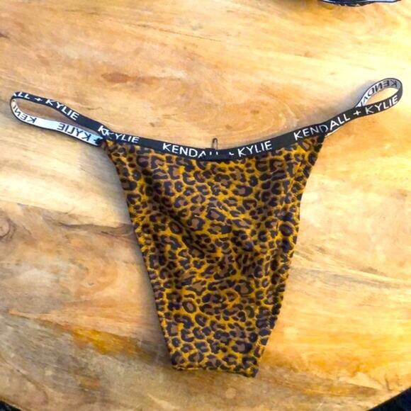 NWT! Kendall & Kylie Animal Print Logo Tape Bikini size XL - Picture 9 of 12